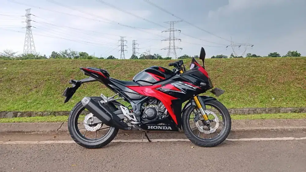 Honda CBR150R facelift Low KM 2019