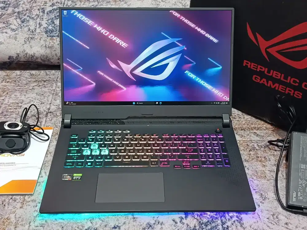 Asus ROG G713RC Ryzen 7-6800HS 32GB 1TB RTX 3050 4GB Fulset Like New
