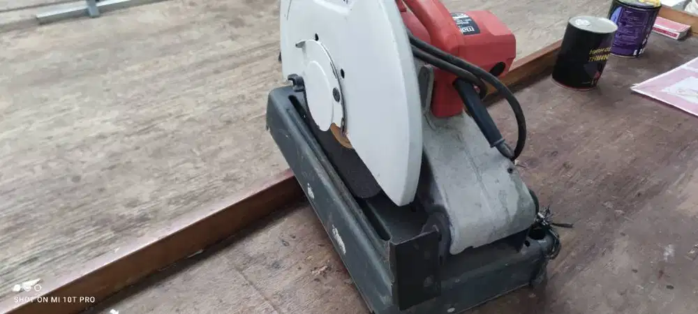 Mesin Potong,Mactec 243, mata Gerinda 14. Baru 2 bulan pemakaian.
