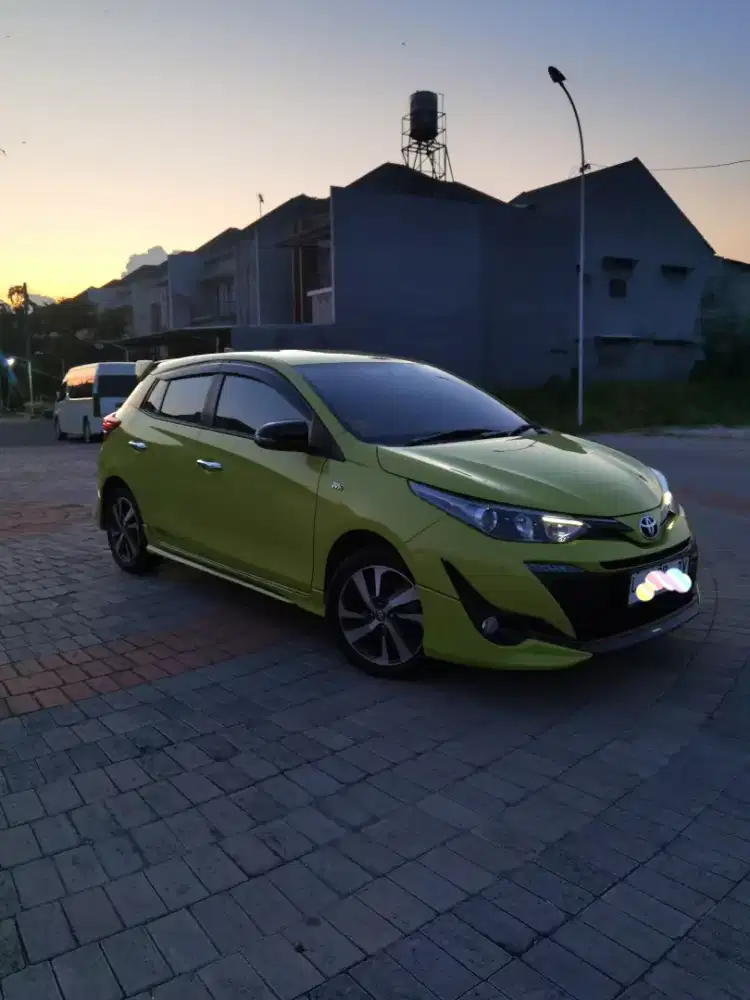 Toyota yaris TRD 1.5 matic 2018 citrus mica metalik