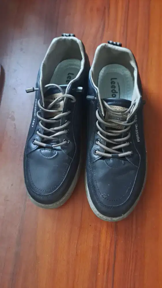 Sepatu Leedoo Hitam