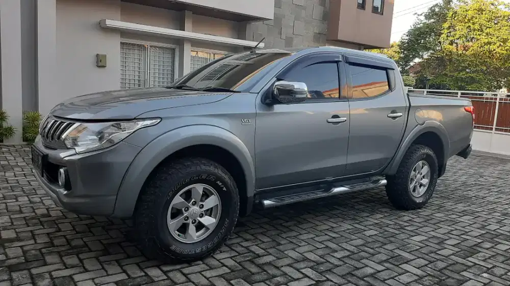 Mitsubishi Triton Exceed Diesel A/T 2016 Abu-abu Titanium