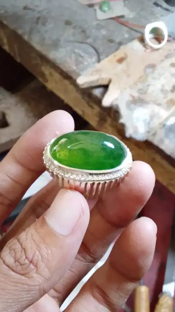 Batu giok super