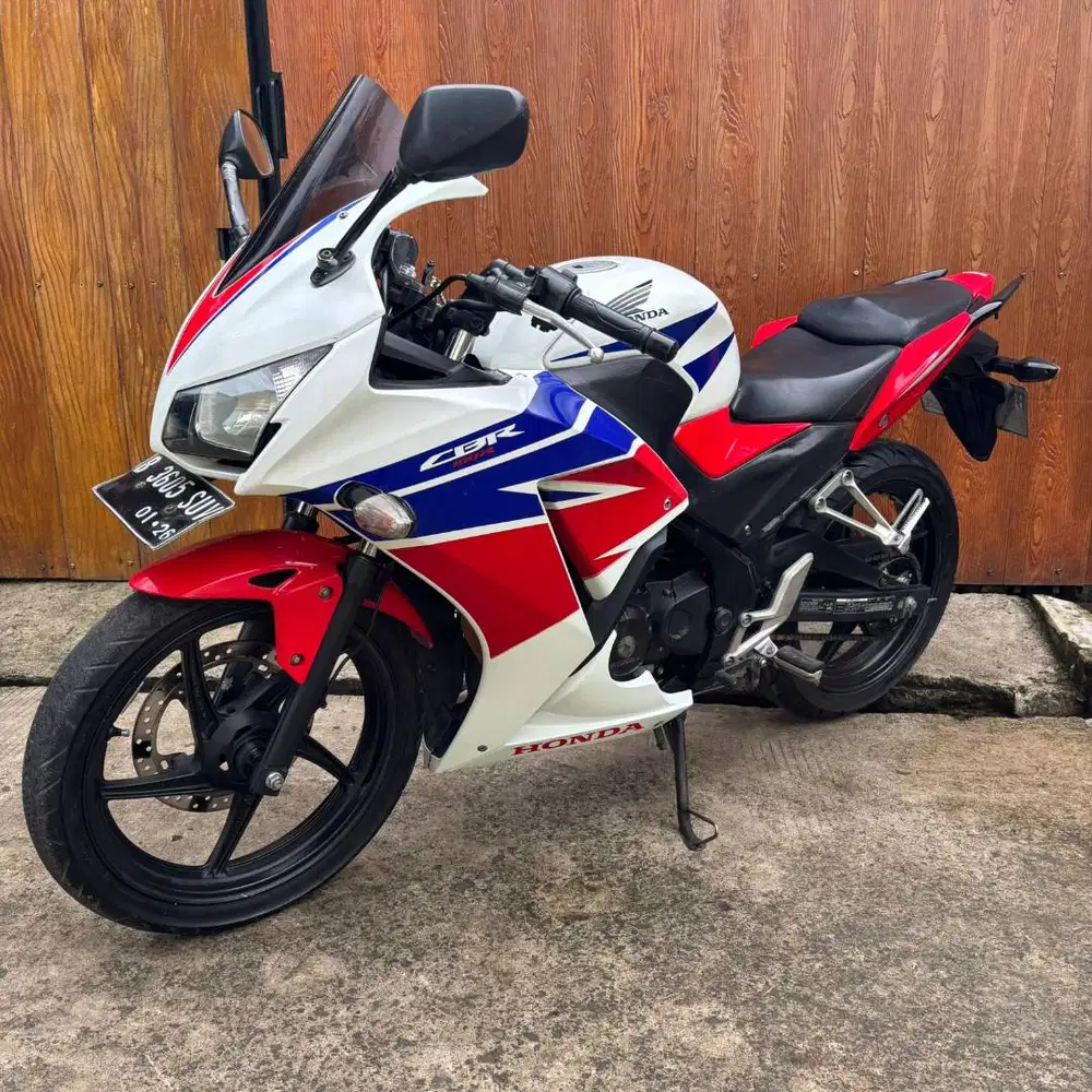 HONDA CBR 2015 PAJAK AKTIF SIAP PAKE TERMURAH NO KENDALA
