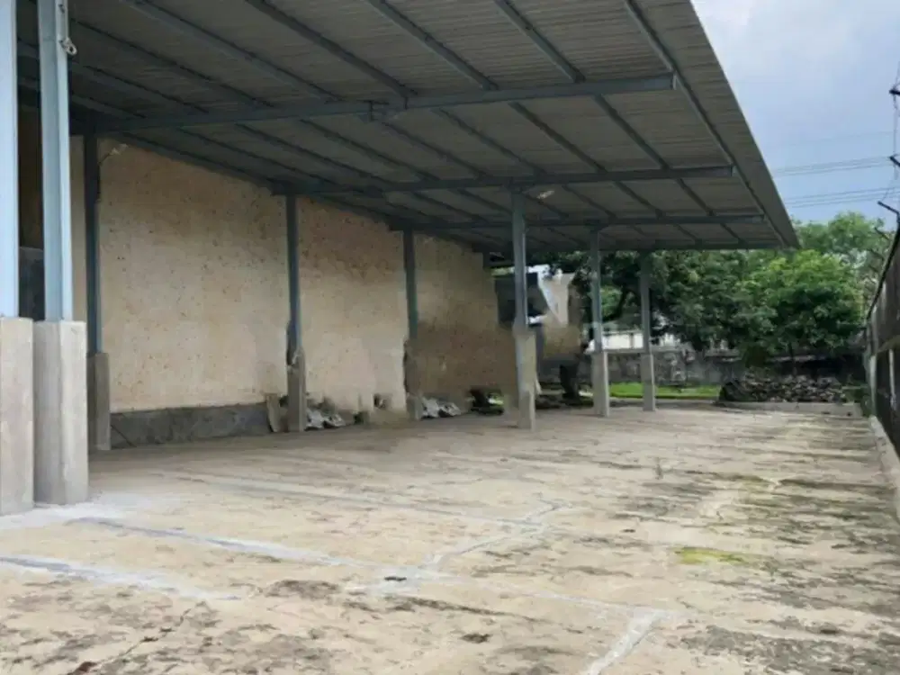 Gudang di Raya Purwosari