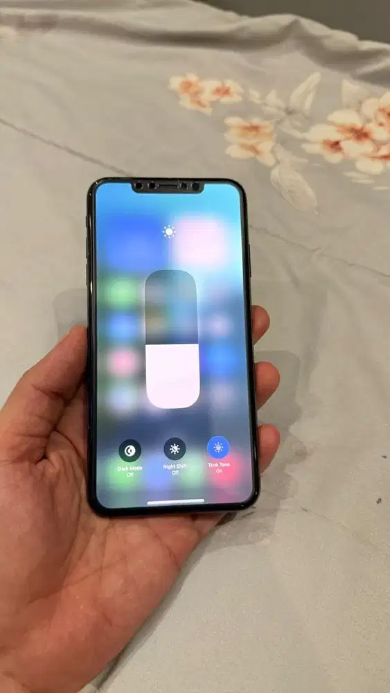 Dijual Iphone Xsmax 64GB Space Grey Terdaftar Hp dan charger