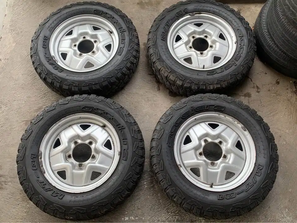 Velg JA11 R16 & Ban Offroad Accelera M/T 01 185/85 R16