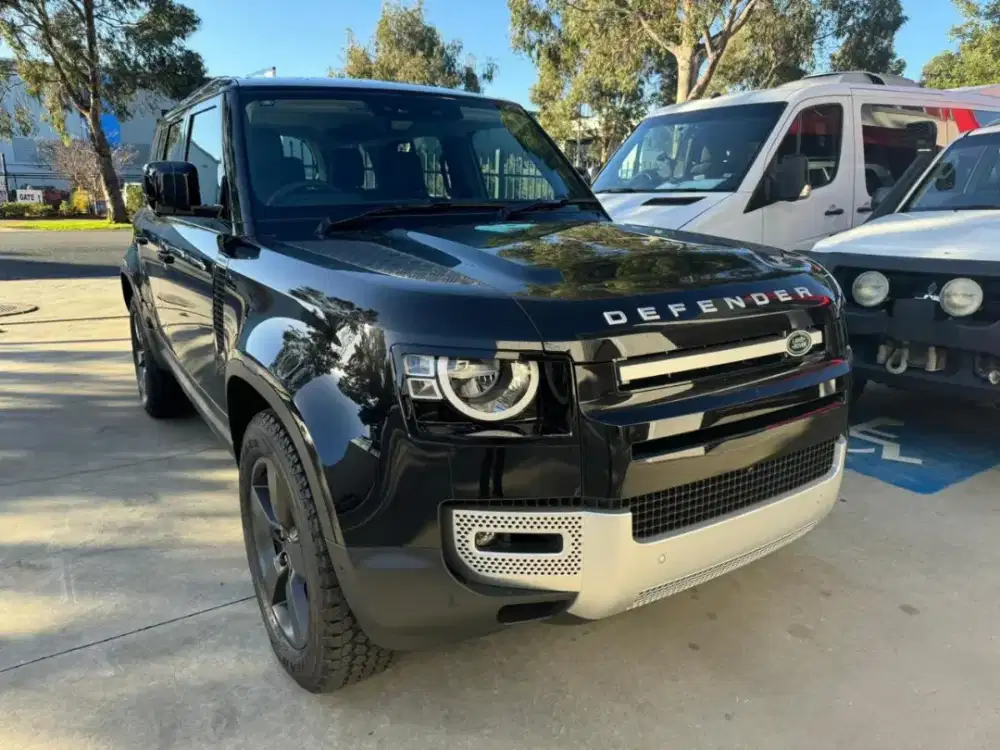 Defender 110 sP300 2024