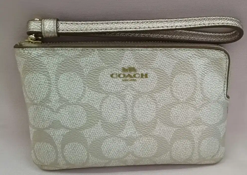 Preloved pouch couch