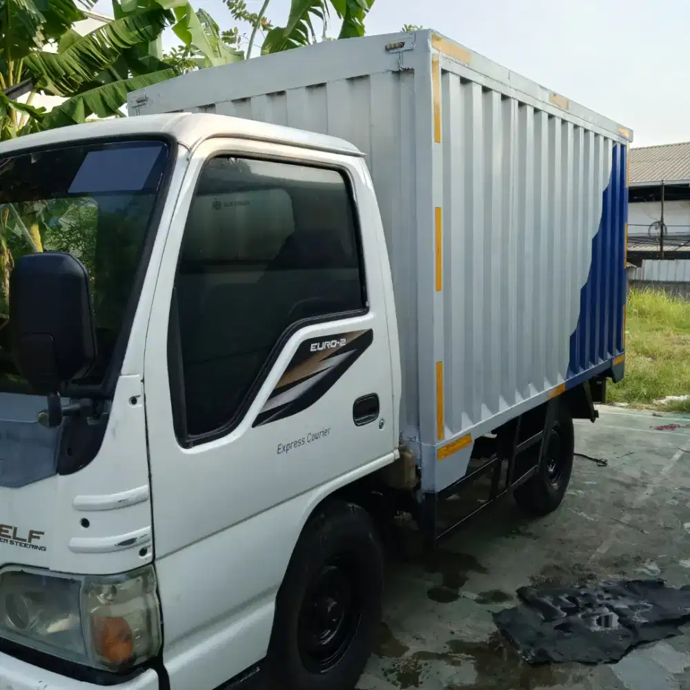 Engkel box isuzu
