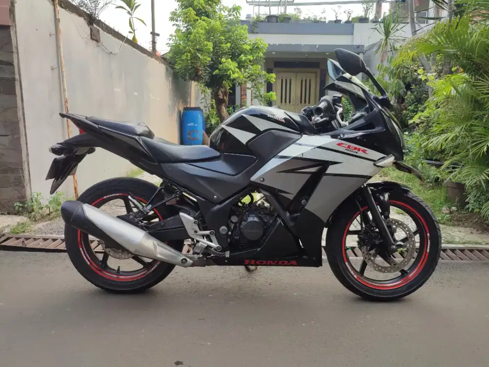 HONDA CBR K45 TAHUN 2015 MURMER