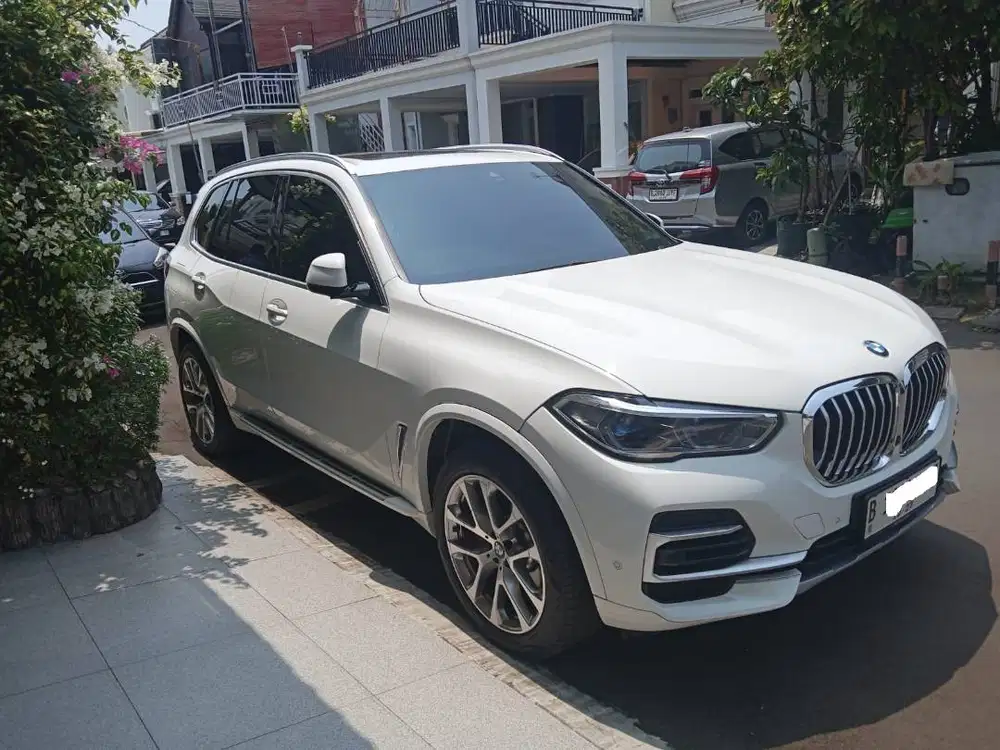 BMW x5 tahun 2022, PUTIH, KM 19.000, KONDISI BAGUS