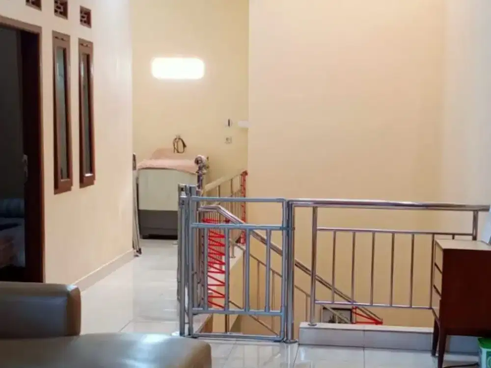Rumah Nyaman 2 Lantai di Taman Kopo Asri