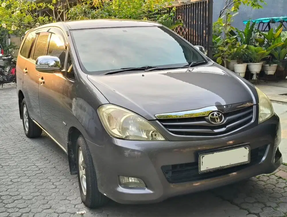 TOYOTA KIJANG INNOVA 2009 2000CC.-MT