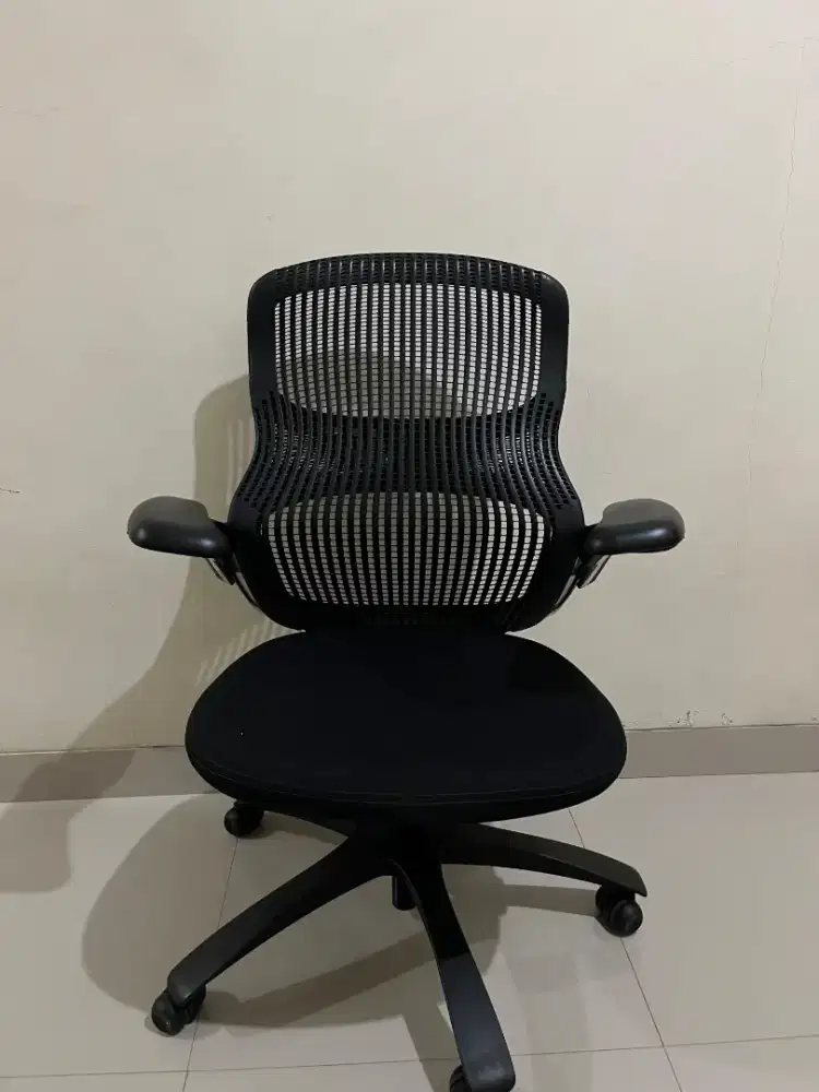 Kursi Ergonomis Knoll Generation