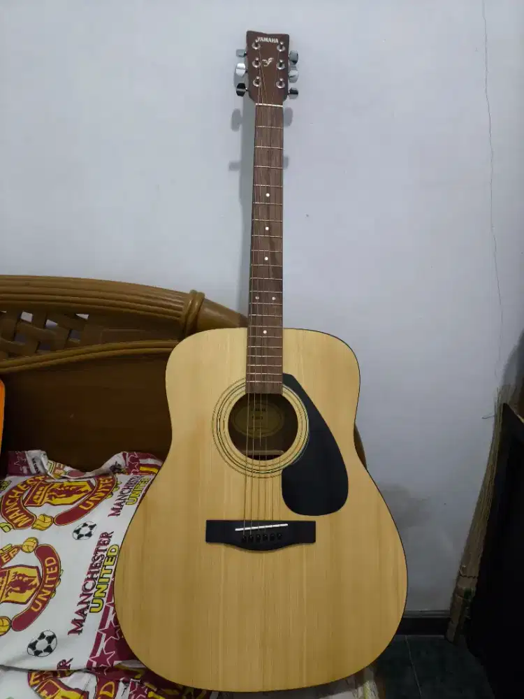 Yamaha F310 Acoustic guitar Original