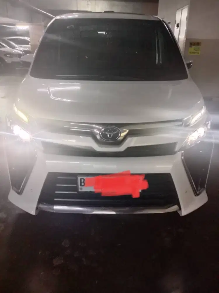 Jual Voxy warna putih 2020