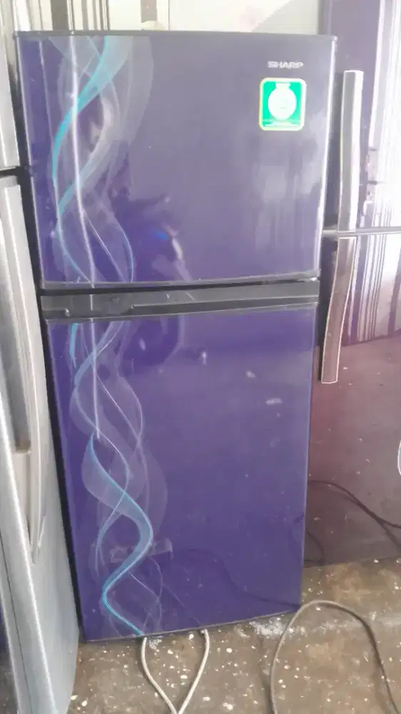 Kulkas sharp 2 pintu