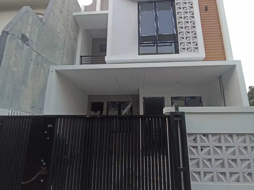 RUMAH BARU 3LANTAI SIAP HUNI - PONDOK BAMBU