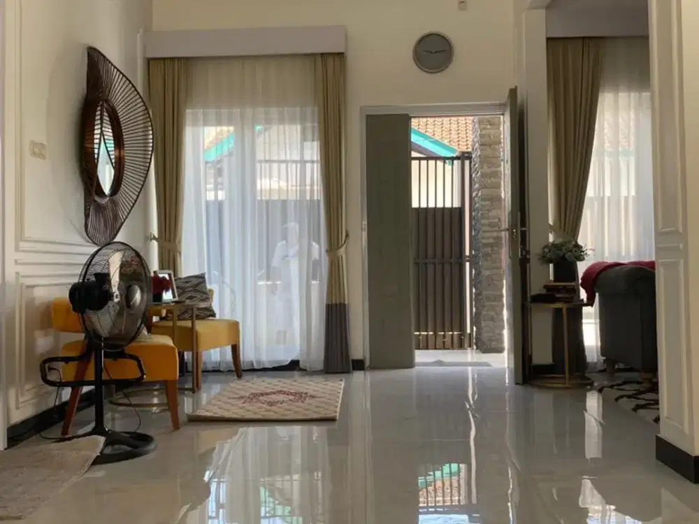 Rumah Mewah 2 Lantai Di jl. Palagan Dekat HYATT, kampus UGM, AL AZHAR