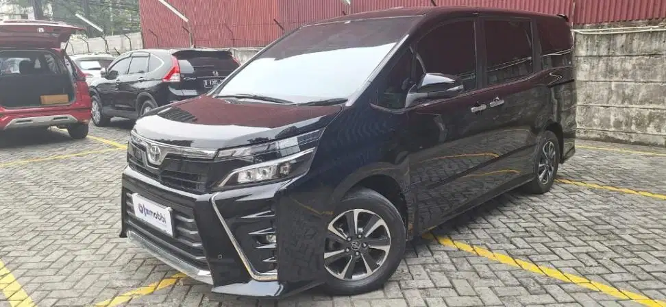 Promo Kredit Murah! Toyota Voxy 2.0 Bensin-AT 2018 UKK