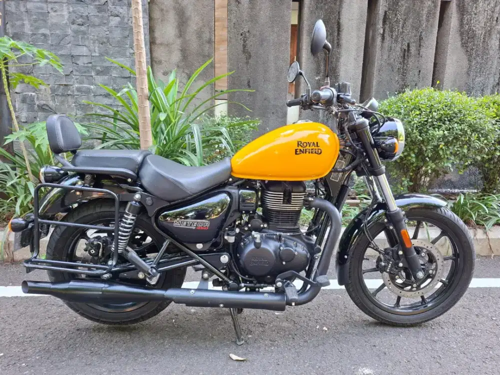 Royal Enfield Meteor 350 Fire Ball