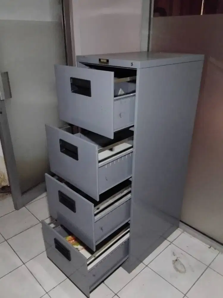 filling cabinet 4 laci Brother murah bekas