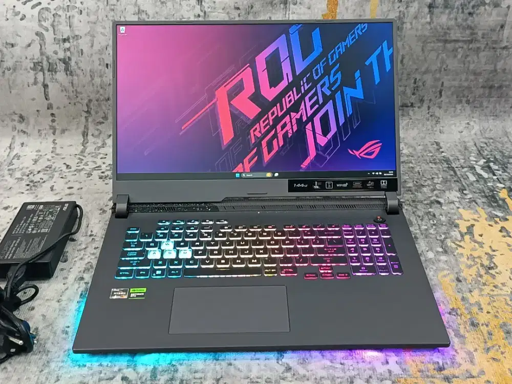 Asus ROG G713RC Ryzen 7-6800HS 16GB 1TB RTX 3050 4GB 95W RGB Like New