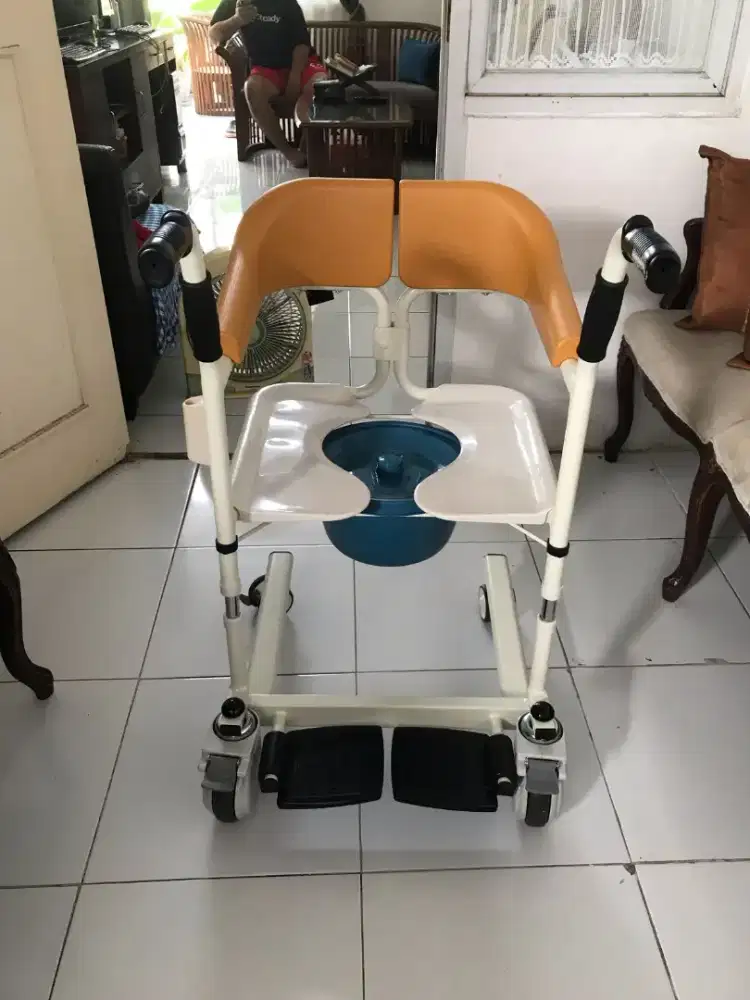 Kursi roda transfer pasien