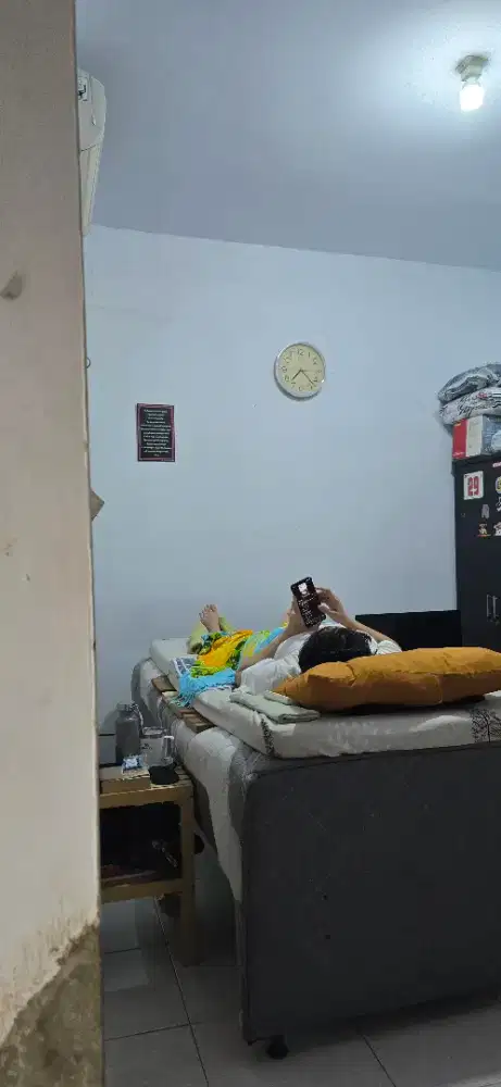 PENGASUH WANITA (Perawat / Caregiver)