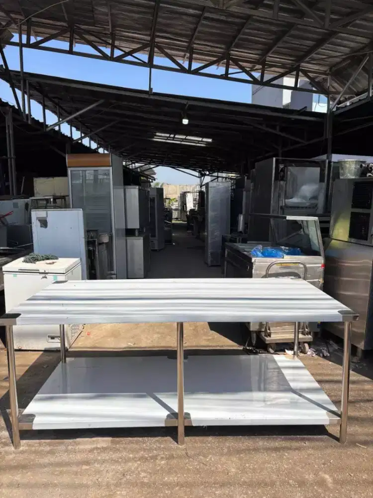 Meja 2 susun baru
Uk 200x100x85
Ready 1 unit