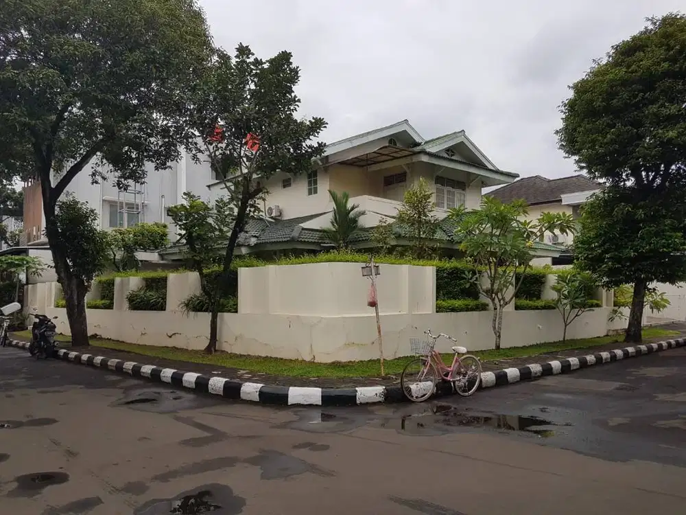 Dijual Rumah Hoek, 2 Lantai di Menteng Garden Bintaro Jaya 7.