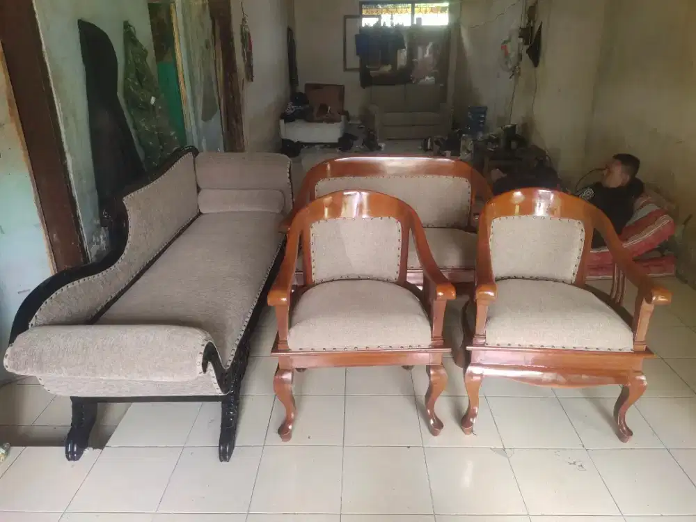 Servis kursi dan sofa
