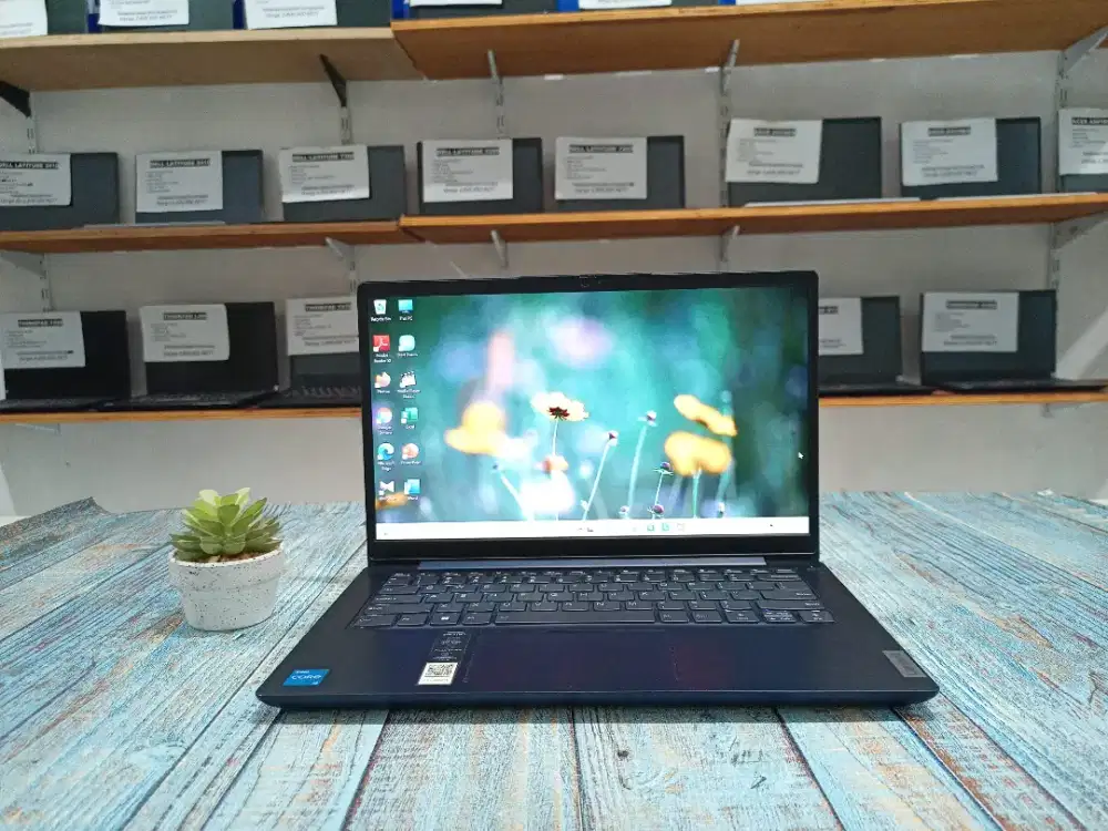 Laptop bekas Lenovo Slim 3 14ITL6 Core i3-Gen11 Ram 8 GB