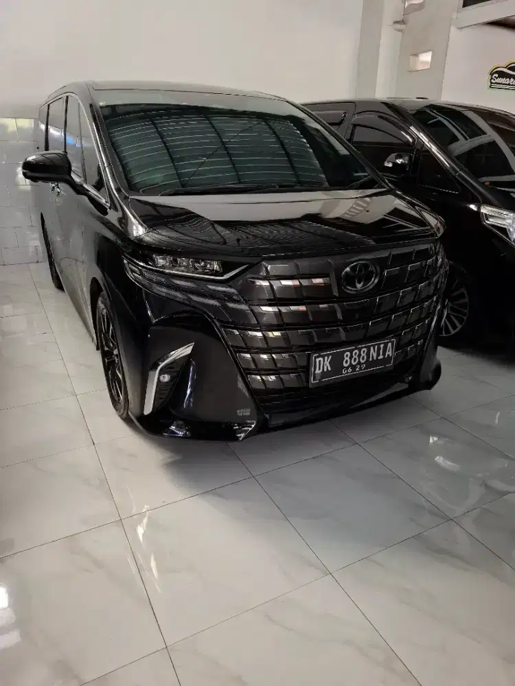 Alphard G hitam 2024