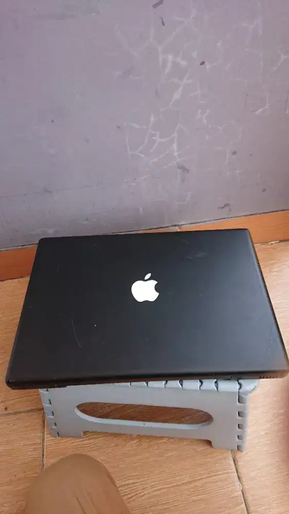Macbook A1181 (2006-2008) warna hitam