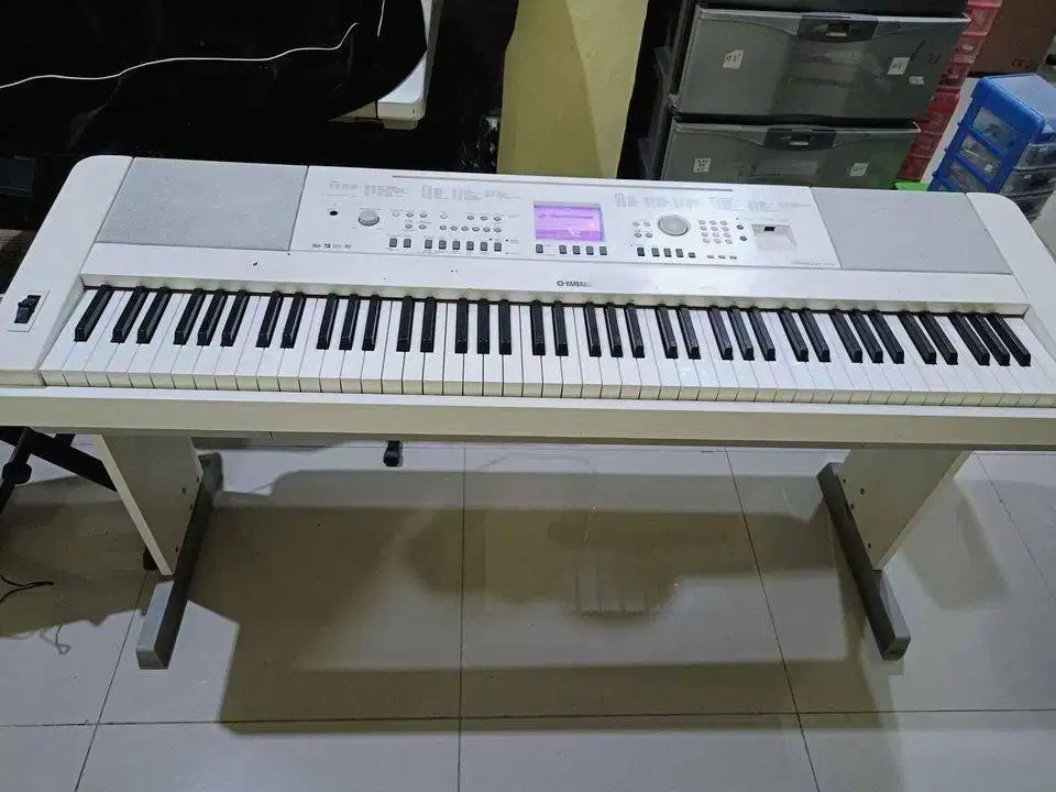 Digital piano dgx-650 putih