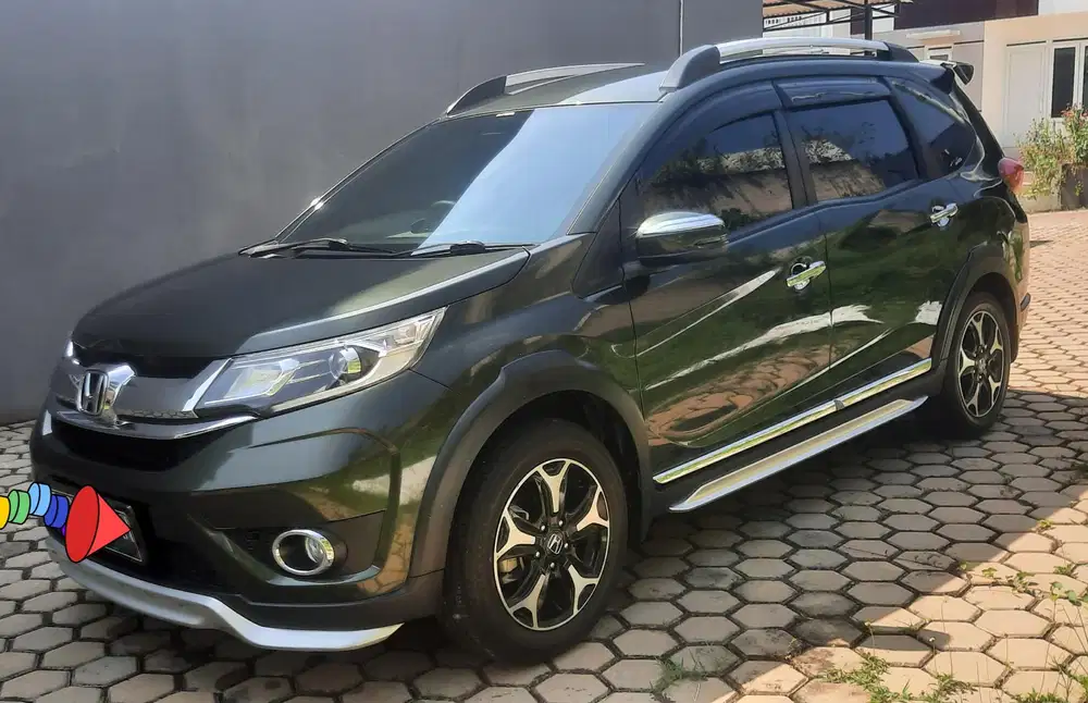 Honda BR-V Prestige km rendah 2016 terawar bagus antik hijau tua TNI