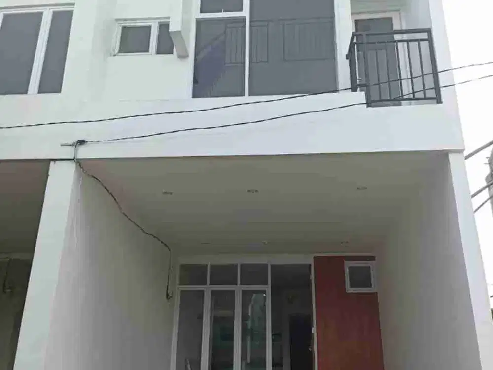 Rumah Di Ciracas 2 Lantai PIC 500 meter Ke LRT , Dekat Tol Pasar Rebo Jakarta Timur