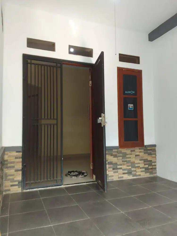 DISEWAKAN RUMAH + AC 2 UNIT DI PERUMAHAN CIBINONG JAGORAWI
