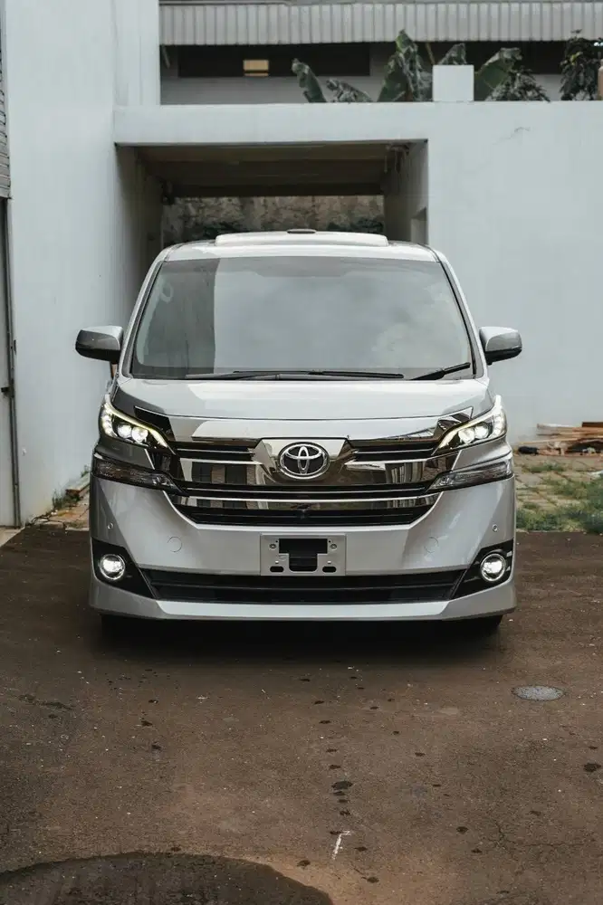 62 Rb KM Record ATPM Silver Vellfire G 2017 Toyota OTO 888