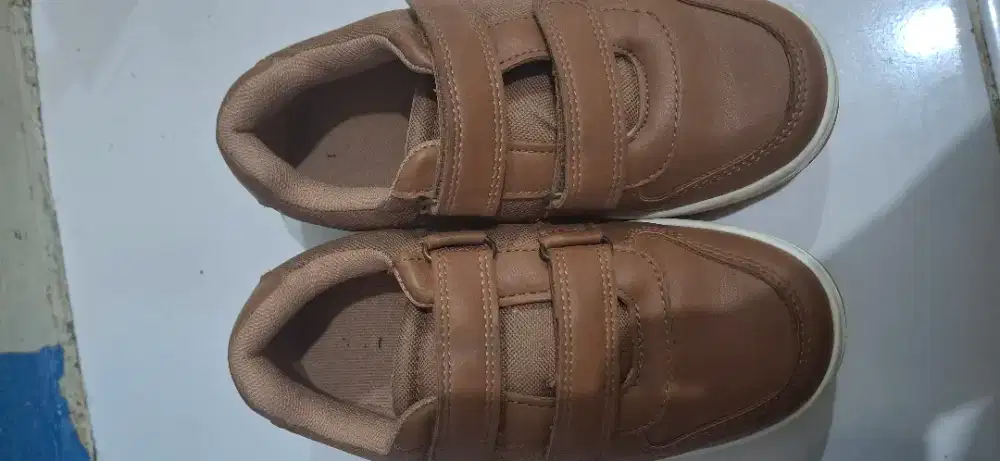 Sepatu anak usia 5-7 tahun
