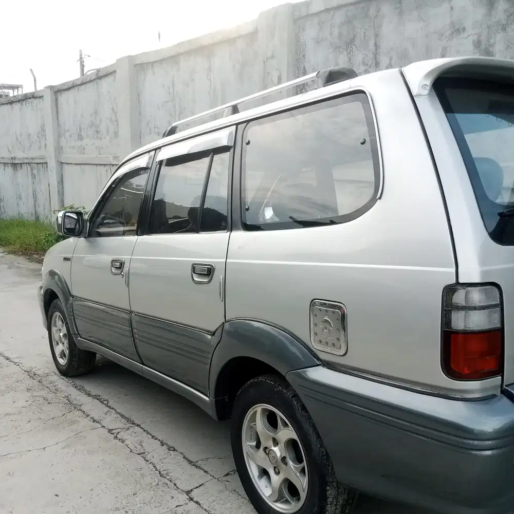 Toyota Kijang 2000 Bensin