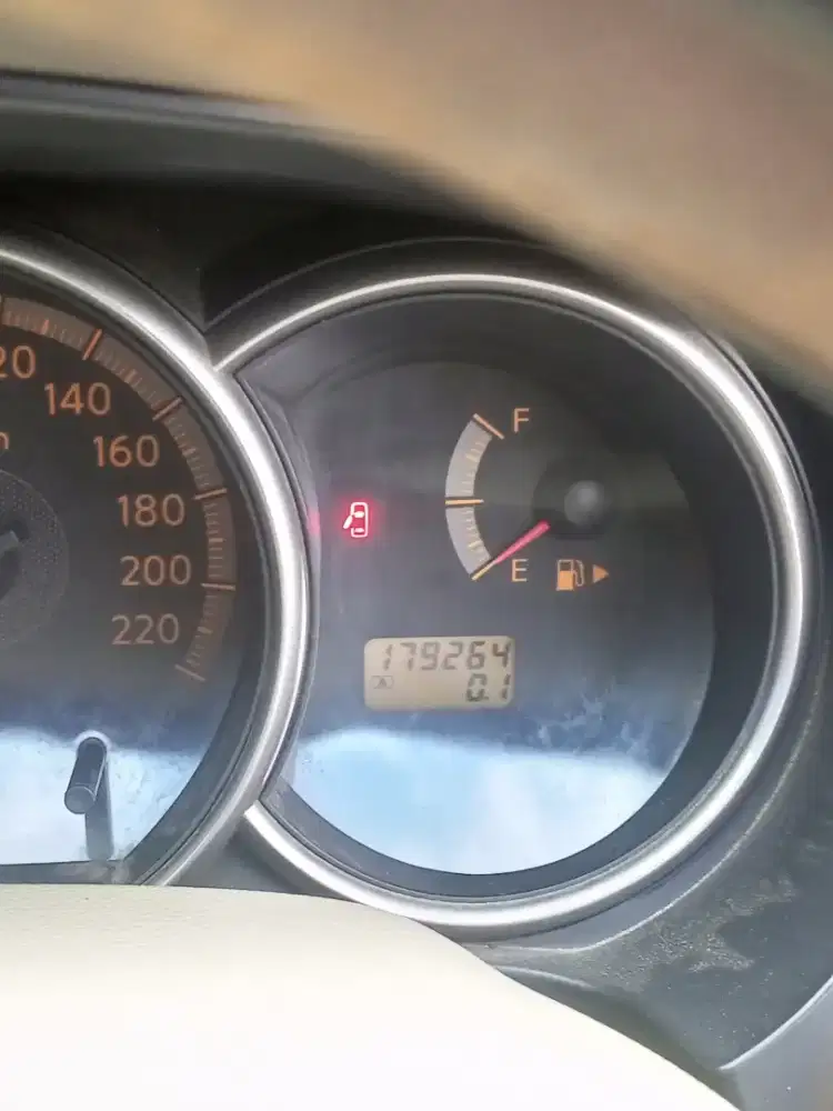 Grand Livina 1.8 cc XV, tahun 2007 manual