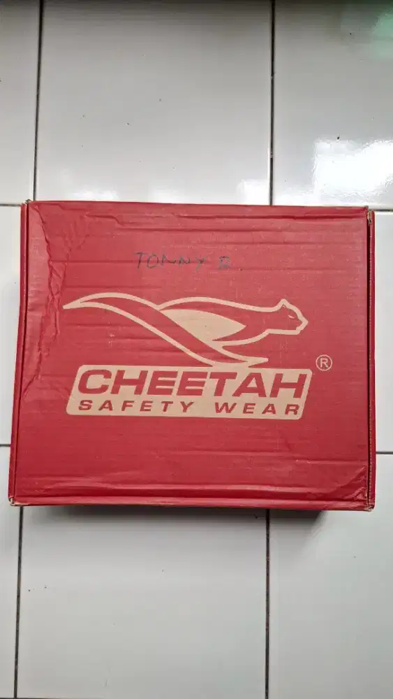Sepatu safety cheetah