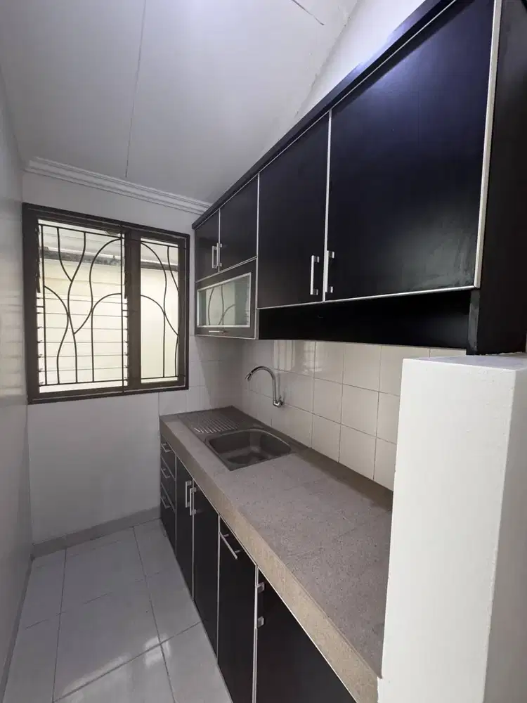 JUAL RUMAH DAN MURAH !! RUMAH KENCANA LOKA SEMI FURNISH NYAMAN DI BSD