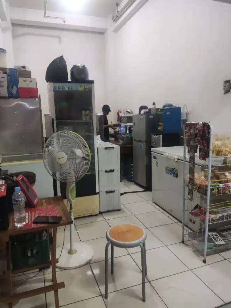 Take over kios makanan apartment green bay pluit