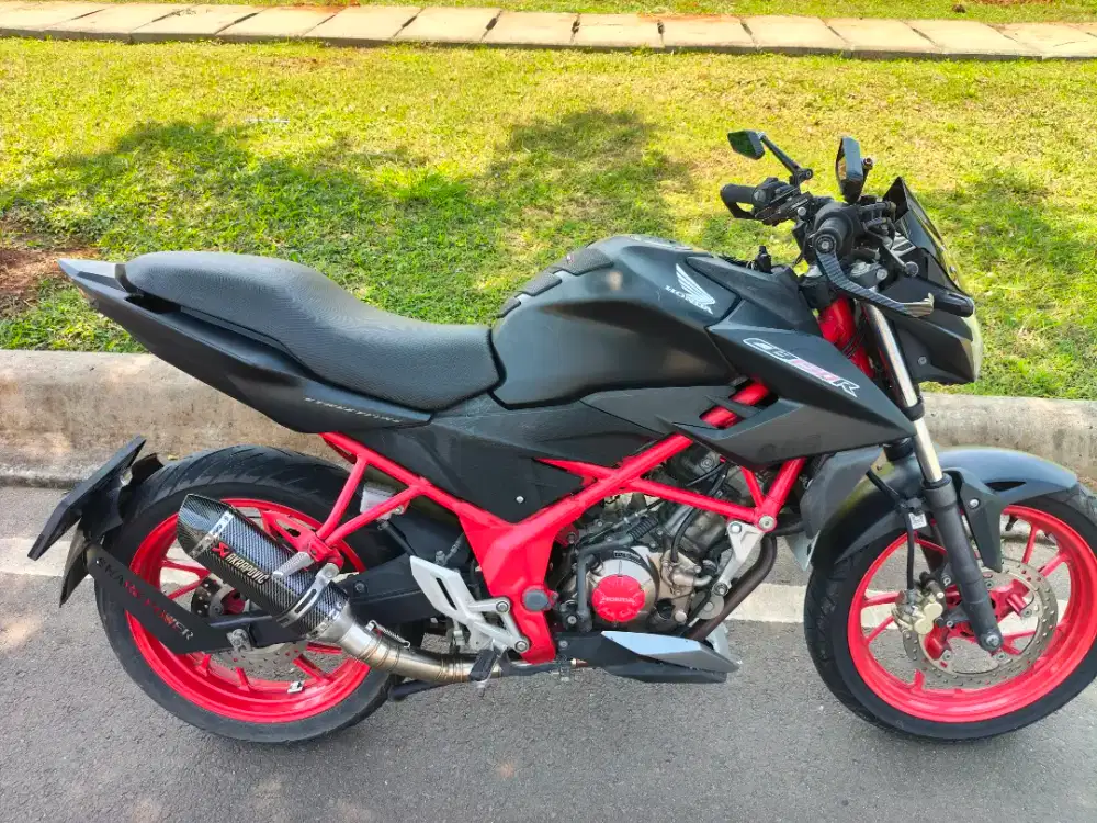 Honda CB150R Streetfire 2016