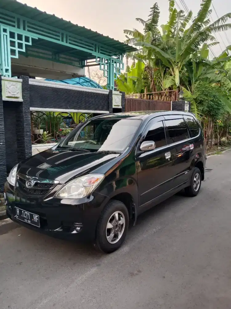 Daihatsu xenia li vvti 2010 pjak jalan