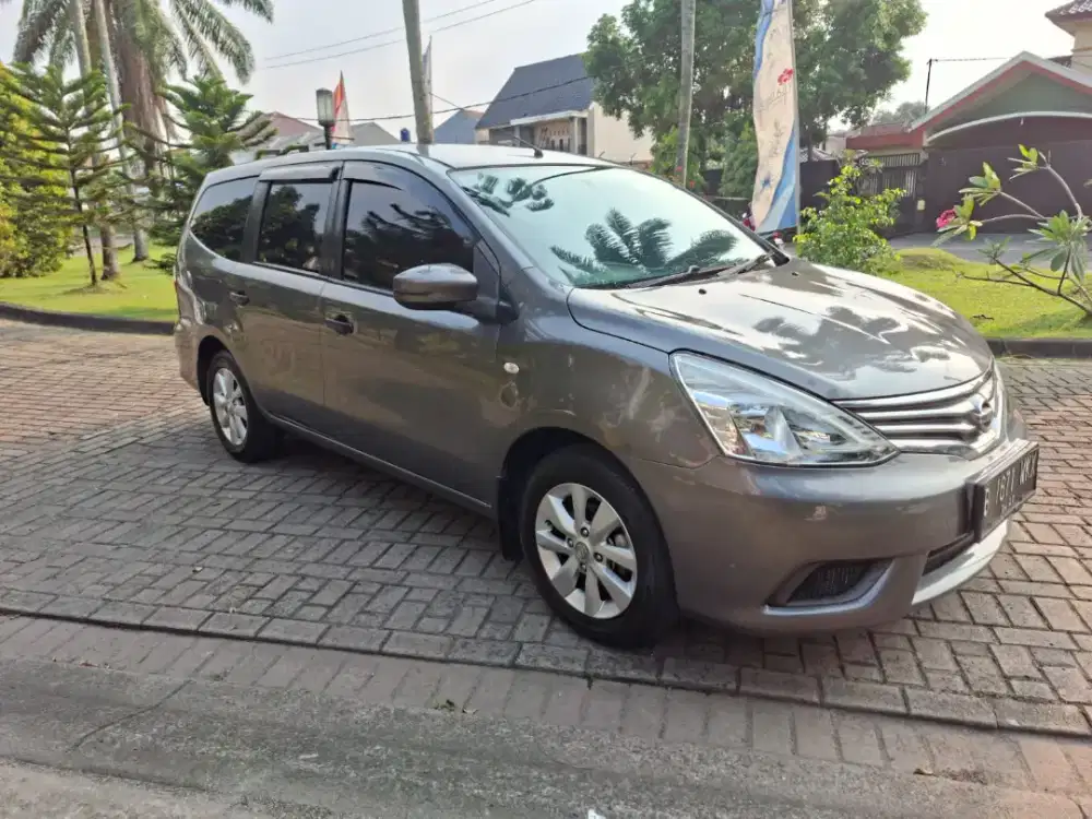 Nissan grand livina at istimewa